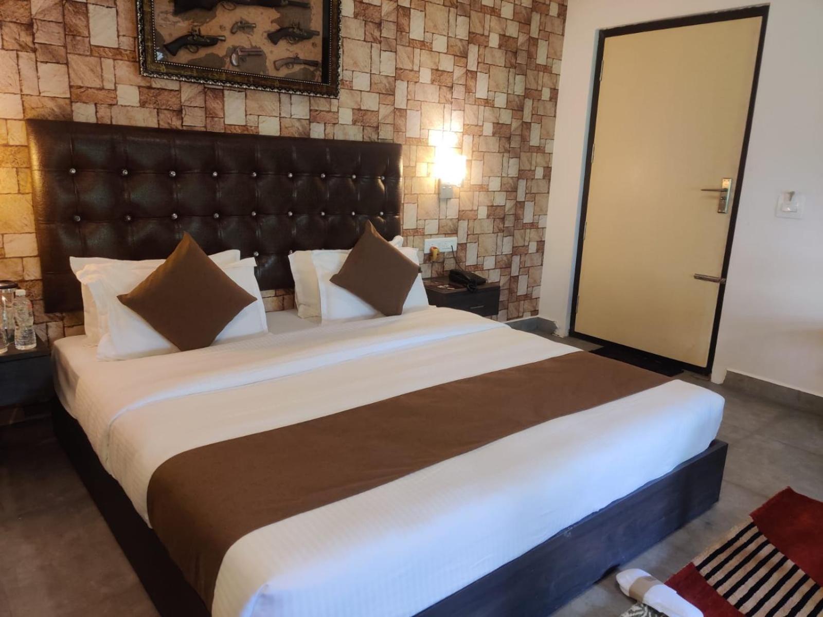 The Mountain Shades Resort Мадікері Екстер'єр фото