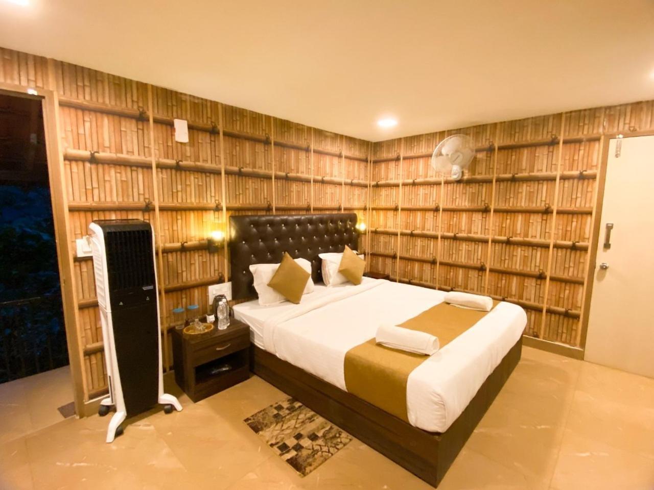 The Mountain Shades Resort Мадікері Екстер'єр фото