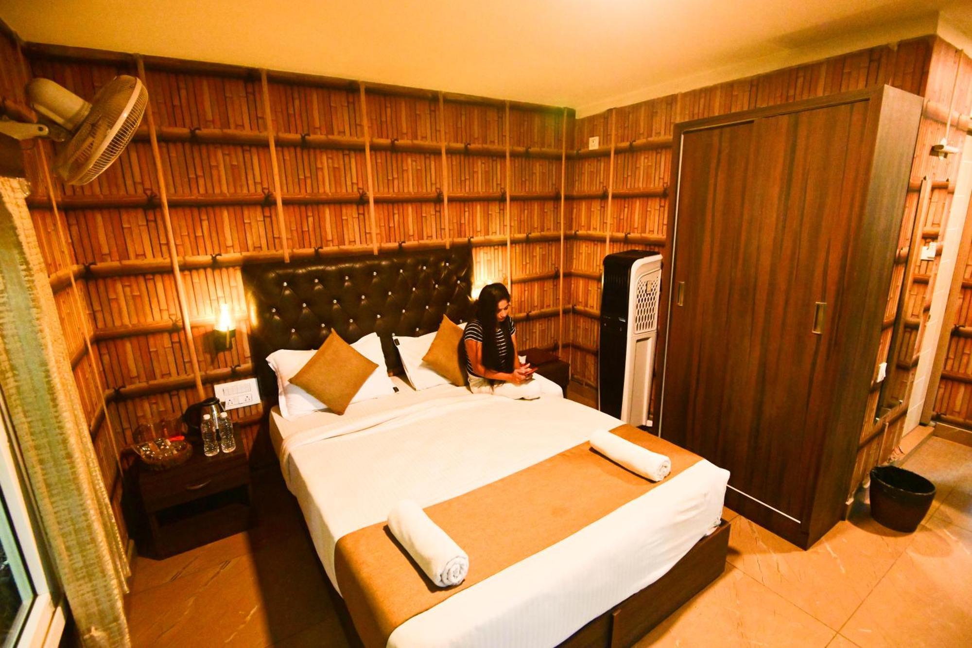 The Mountain Shades Resort Мадікері Екстер'єр фото