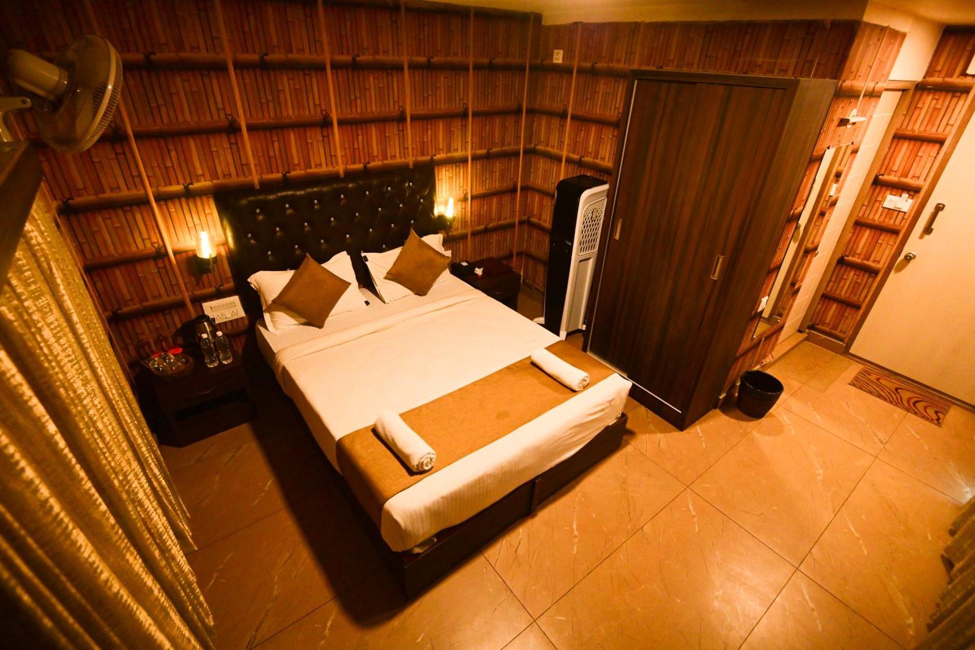 The Mountain Shades Resort Мадікері Екстер'єр фото